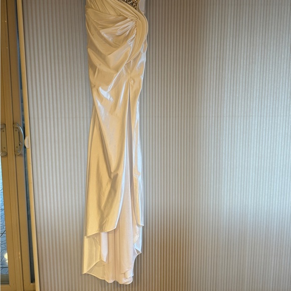 Albina Dyle white dress with crystals size small - Picture 2 of 4